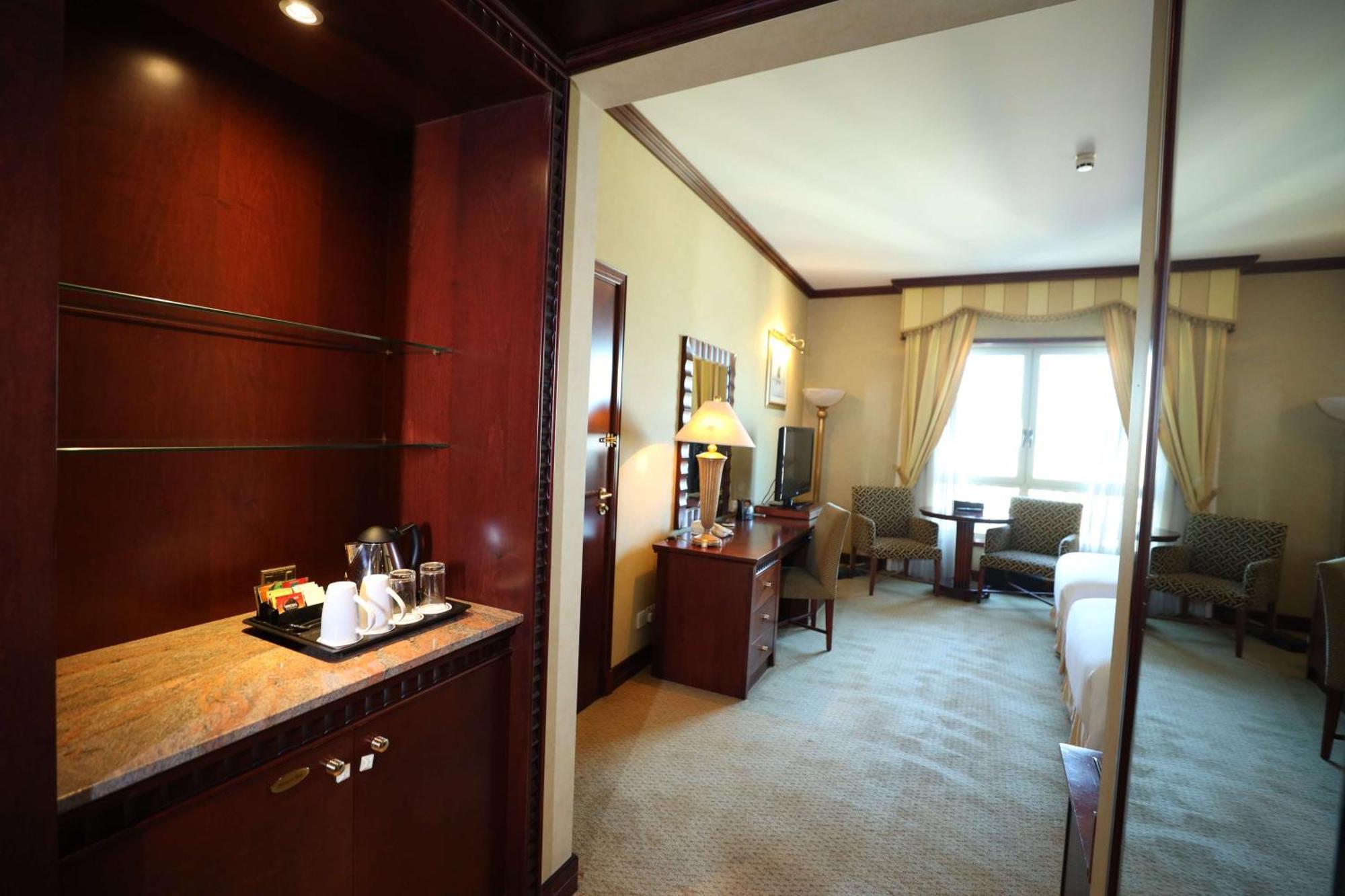 Habtoor Metropolitan Palace Hotel Bejrút Kültér fotó